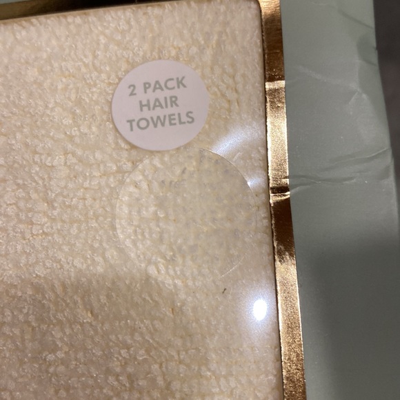 New 2 Quick Dry Hair Towels - set of 2 per box - Picture 4 of 6